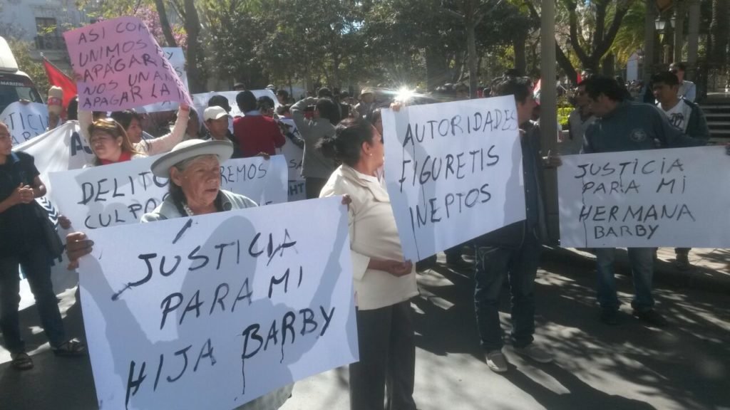 Familiares piden justicia para Barby Urzagaste, la tercera víctima del incendio en Tarija