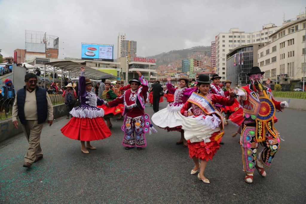Llega el ch’uta para iniciar el Anata Carnaval de La Paz