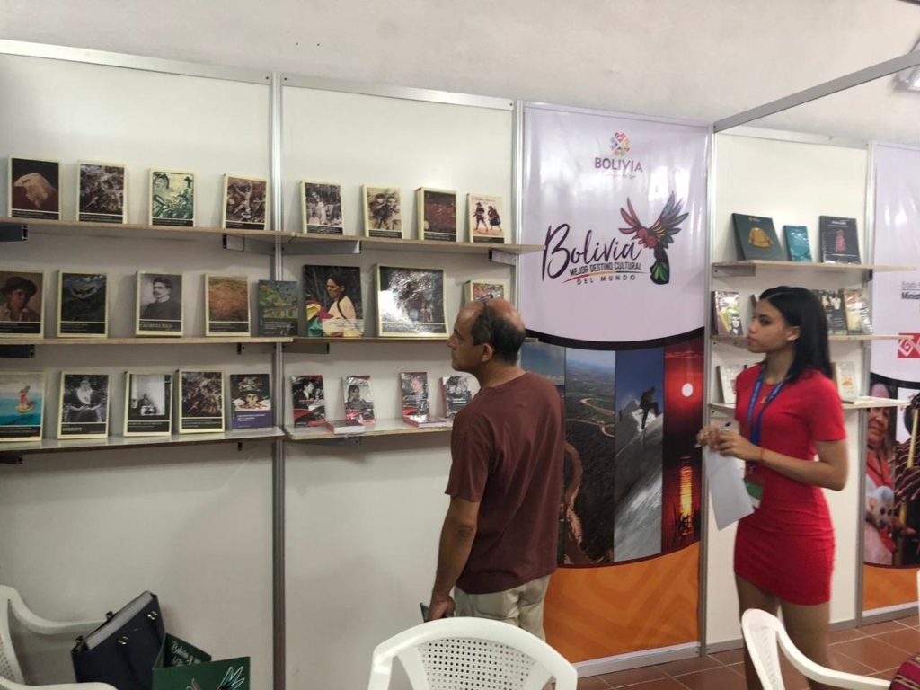 Stand de Bolivia en la Feria del Libro de La Habana presenta 105 títulos