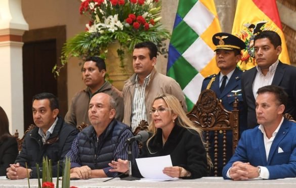 La presidente Añez desahució la ley del MAS que busca liberar de juicio a Morales y a exautoridades