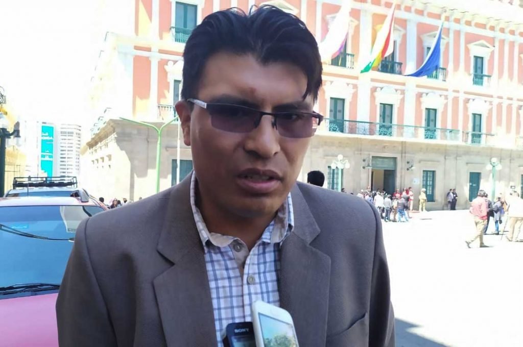 Dirigente del MTS se rebela contra Patzi: “Lo amo, pero no es político”