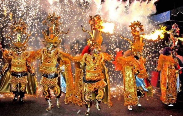 Hay ley seca para el Carnaval de Oruro pero ya no controlarán el consumo de alcohol