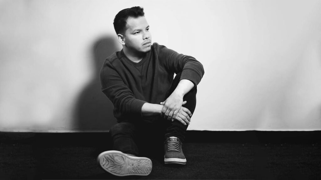 Jonatan Rapu refleja el difícil momento de terminar una relación en su tema «Vete ya»