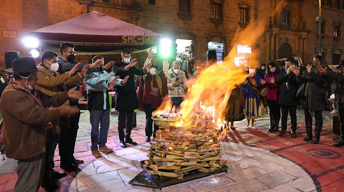 La Secretaría de Culturas de La Paz se una a la tradición al iniciar agosto con una ofrenda a la Pachamama