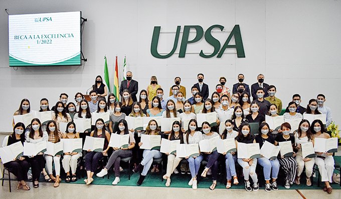 UPSA hace entrega de las Becas a la Excelencia