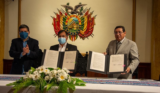 Gobernación de Cochabamba firma contrato de comodato de la Casa Departamental de las Culturas con la Fundación Cultural del BCB