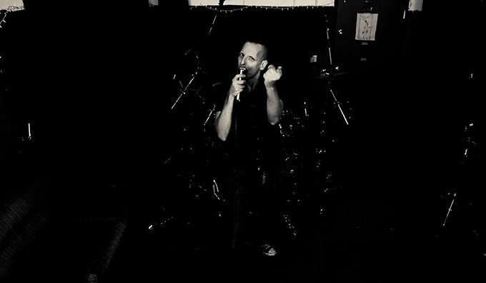 OHP actualiza el hit clásico de Dolly Parton, «Jolene», con un estridente #MetalCover