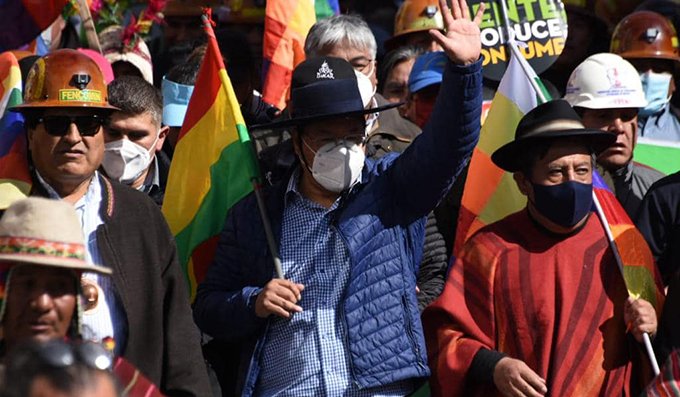 Arce, Choquehuanca y Morales encabezan marcha en defensa del Gobierno