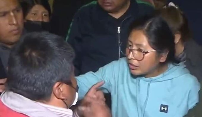 Vecinos de Villa Mercedario protestaron en puertas del domicilio de Eva Copa reclamando seguridad