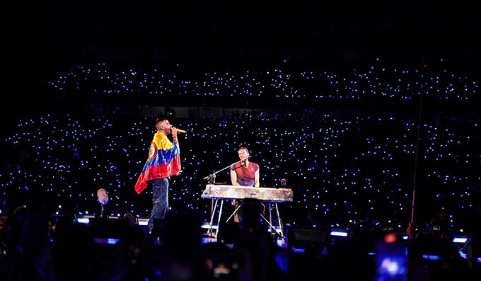 Coldplay sorprendió a sus fanáticos en Bogotá e invitó al escenario a Manuel Turizo para interpretar “La Bachata”