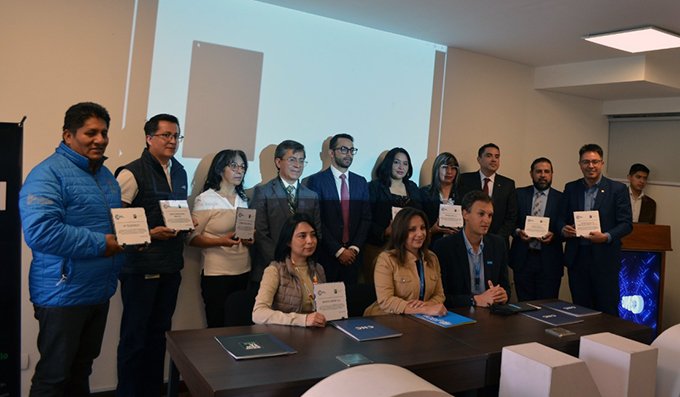 Reconocen a Banco BISA por respaldar la formación integral de sus colaboradores