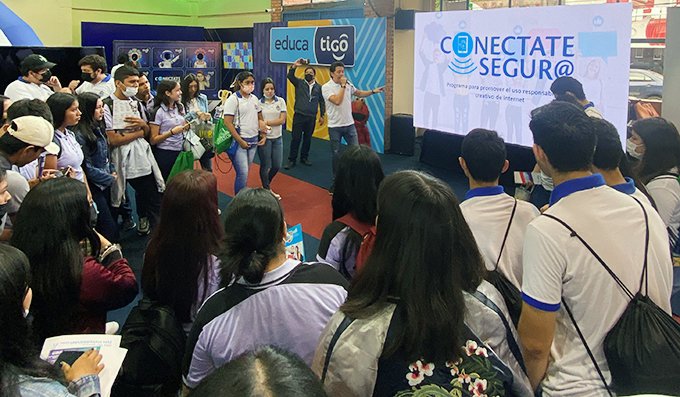 Tigo brinda talleres de seguridad digital para jóvenes en Feria de Experiencia Educativa
