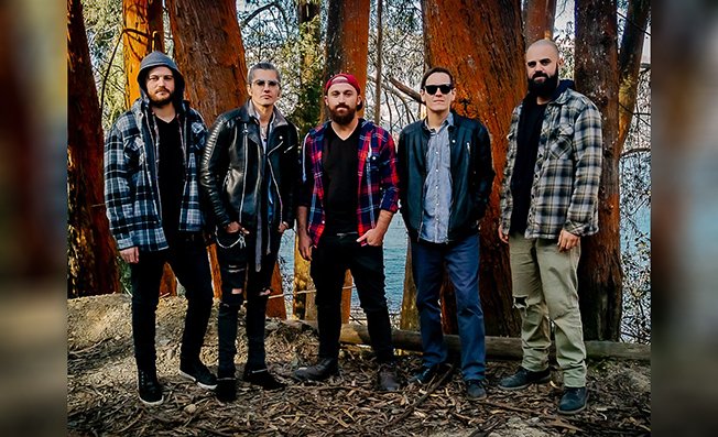 La banda cochabambina de rock NotioN promociona el sencillo «Tierra»