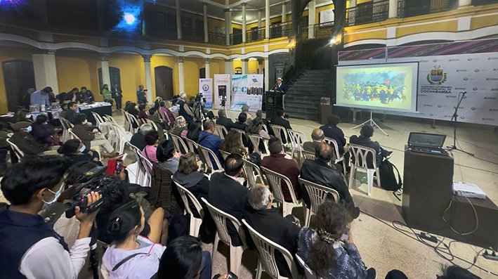 “Sacaba y Senkata: Noviembre en la Memoria” fue presentado en la Casa Departamental de las Culturas en Cochabamba