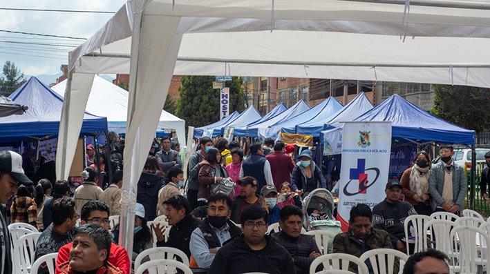 La Fundación Cultural del BCB inauguró su 3ra versión de la Feria Cultural del Libro en la ciudad de El Alto