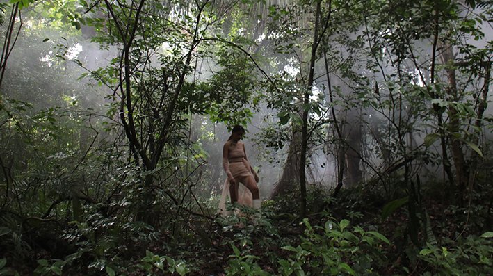 La artista boliviana LiLi de la Luna presenta el primer sencillo de su proyecto musical «Cuerpos Verdes»