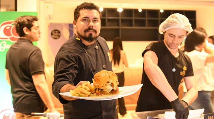 Santa Cruz calienta planchas para la Ruta de la Hamburguesa de CBN y Guaraná Antárctica