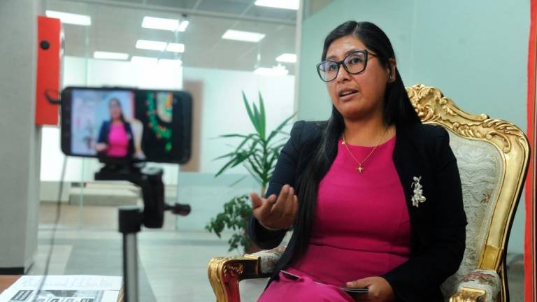 «Evo financia revocatoria de Copa, no perdona que le haya quitado el liderazgo de El Alto», dice vocera Eva Copa en entrevist