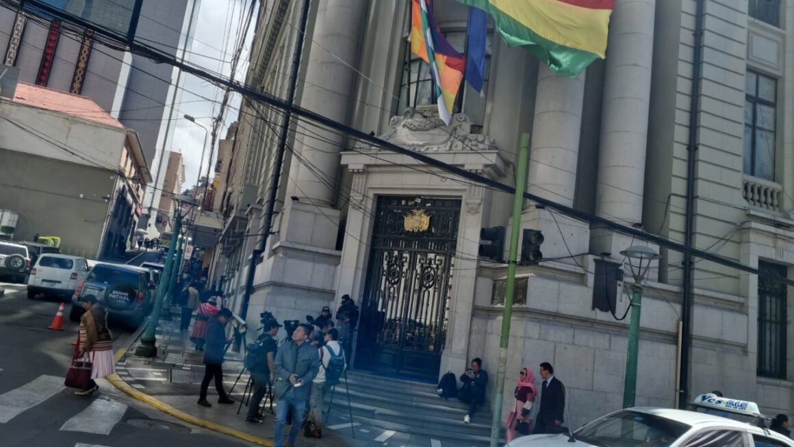 Reinstalan el diálogo político que debe zanjar dos puntos pendientes para las judiciales