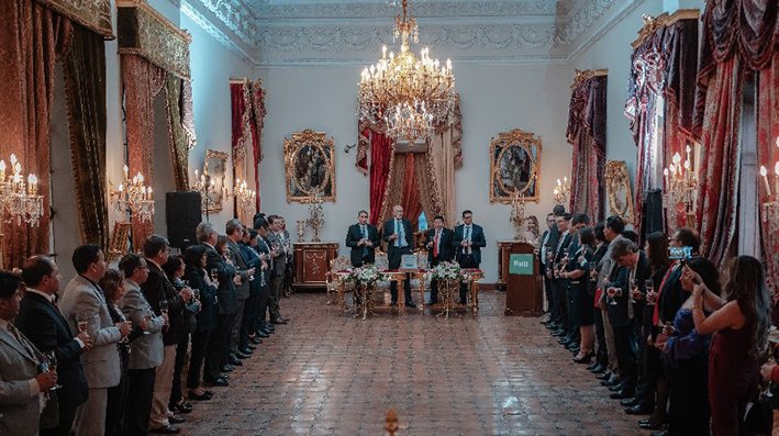 BNB rinde homenaje a la Universidad Mayor, Real y Pontificia de San Francisco Xavier de Chuquisaca en su cuarto centenario