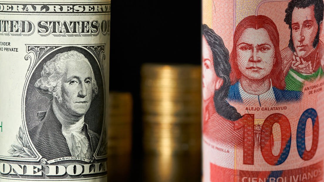 El valor del dólar en el mercado paralelo supera el 100%