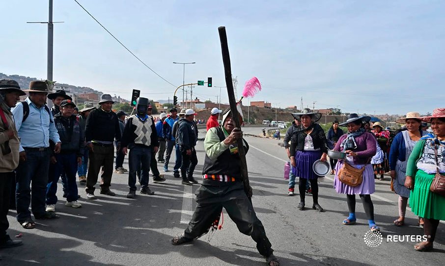 Llallagua sitiada y Bolivia conmocionada: ya son 4 los policías asesinados en medio de emboscadas y bloqueos violentos