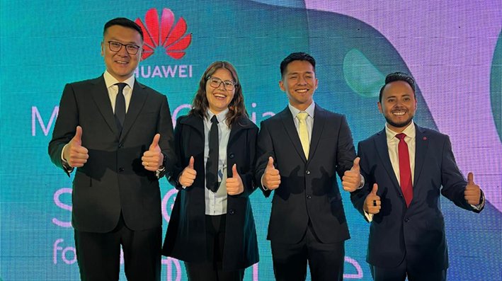 Doce estudiantes bolivianos destacados en el programa Semillas para el Futuro de Huawei; dos representarán al país en China