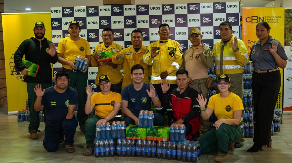 Apoyando la iniciativa de Alas Chiquitanas, CBN realiza una nueva donación de bebidas a los bomberos que combaten los incendios