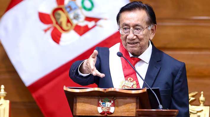 Izquierdista Balcázar elegido presidente interino de Perú
