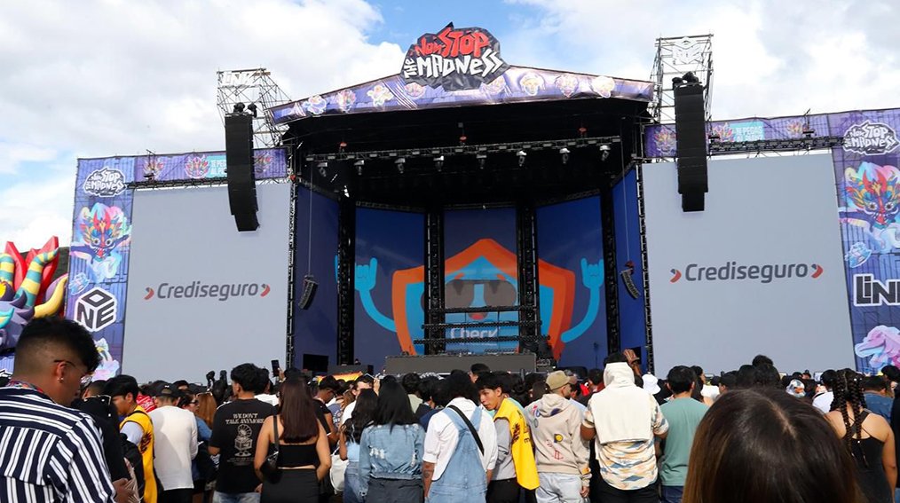 Crediseguro impulsa la educación financiera y protege a jóvenes con seguros digitales en eventos de alto nivel