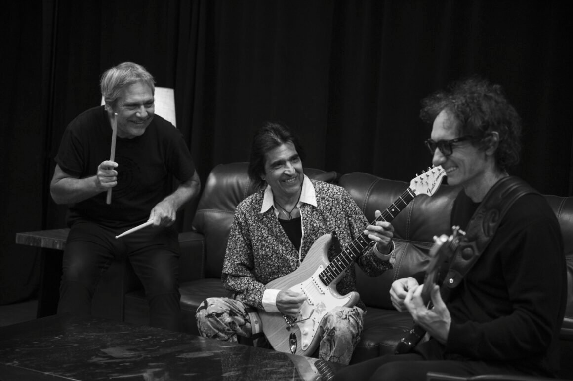 Enanitos Verdes presentan su álbum “EV+” un homenaje a su legado
