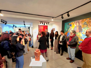 Artista serbia presentó una visión contemporánea de La Paz en la exposición “Ciudad Viva”