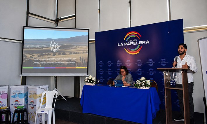 Grupo La Papelera y Una Gran Nación consolidan alianza estratégica en el primer Festival de Cine Internacional en el Salar de Uyuni