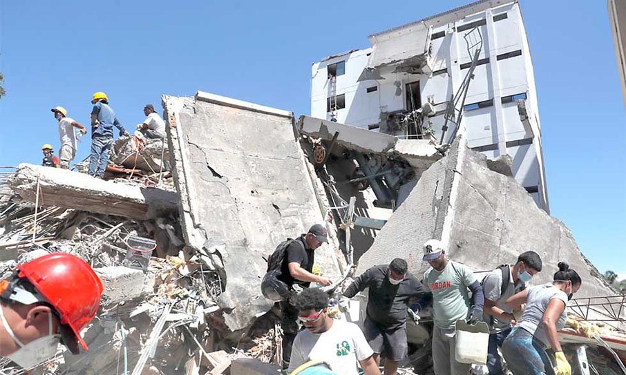 Terremoto de 7,4 sacude Colombia, 132 muertos, 570 heridos y decenas de edificios colapsados