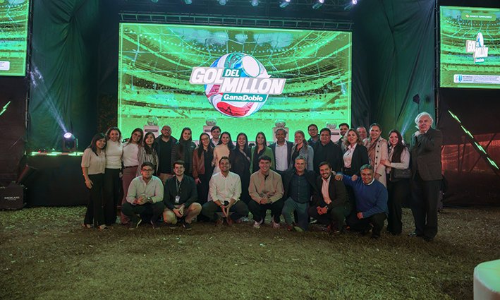 Banco Ganadero entrega el premio de 1 millón de bolivianos de GanaDoble