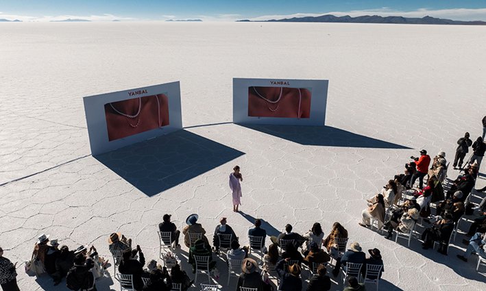 El Salar de Uyuni, el escenario elegido por Yanbal para presentar sus nuevas colecciones de joyería