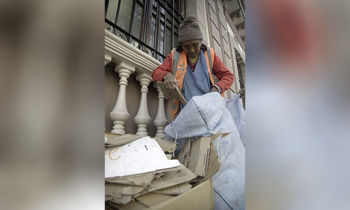 BancoSol y FUNDES Bolivia impulsan a 48 recicladoras con una iniciativa que ya recuperó 12 toneladas de residuos