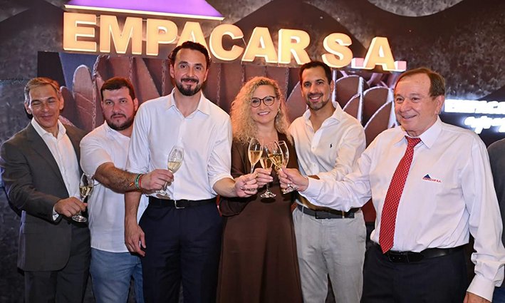 El rooftop de Empacar reúne a clientes y aliados en una noche especial de Expocruz 2026